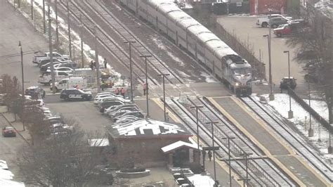 Person fatally struck by Metra train near Norwood Park: Metra
